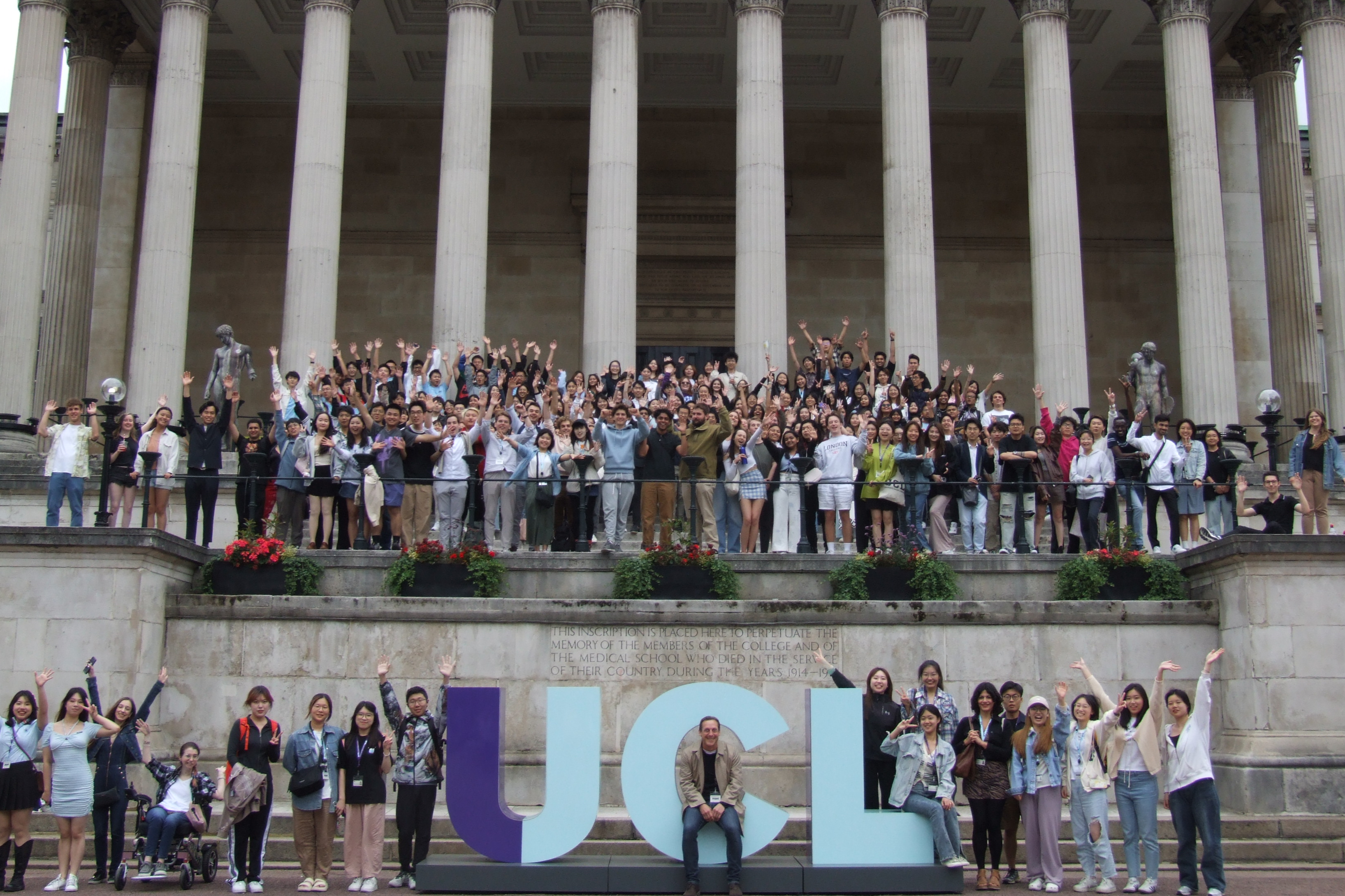 ӰԺ Summer School 2023 on the steps of the Portico Building